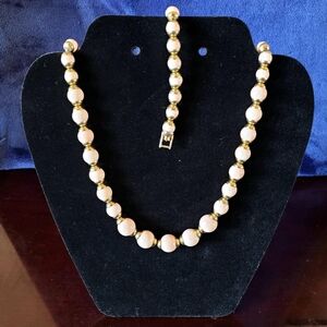 Avon Vintage Matching Pink and Gold Beaded Necklace and Bracelet Set